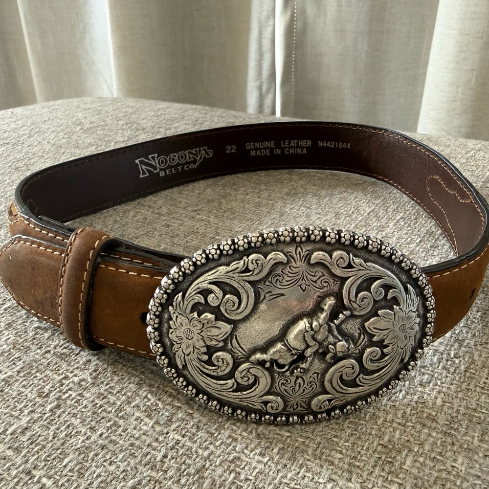 Nocona Belt Co Leather Belt Kids 22 Brown Excellent Bull Rider Trophy Buckle